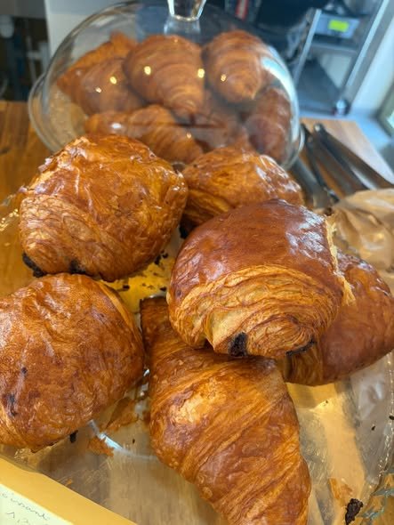 Viennoiseries maison sorties du four